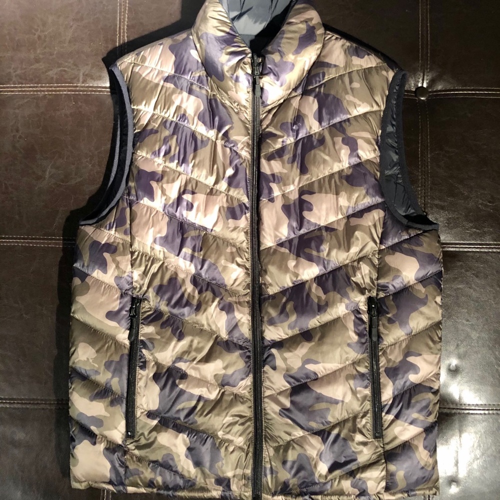Black Rivet Camo Reversible Puffy Vest